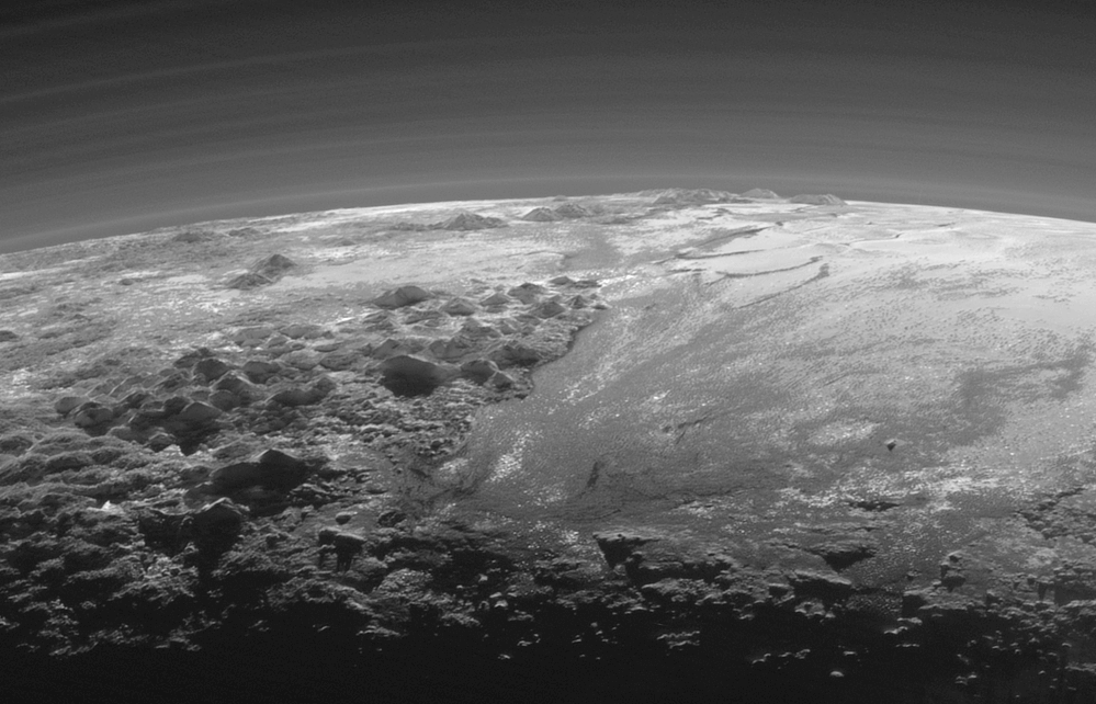 Закат на Плутоне и другие новые снимки от «Новых горизонтов» Фото: НАСА