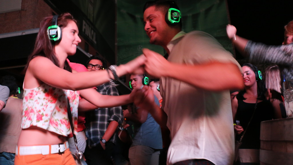 Новая романтика Нью-Йорка - беззвучные вечеринки. Фото: Катя Костюкова. 