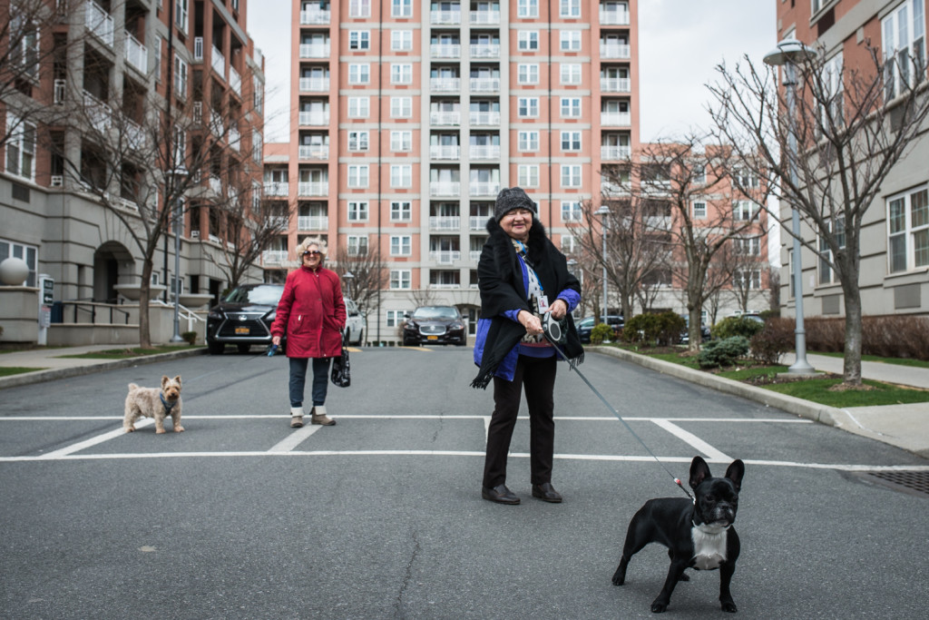 Residents of the elite residential complex "Oceana Condominium & Club". Photo by Pavel Terekhov