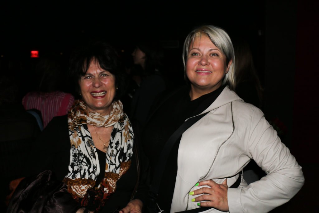 Оксана Ганс пришла на концерт с мамой. Фото Денис Малинин