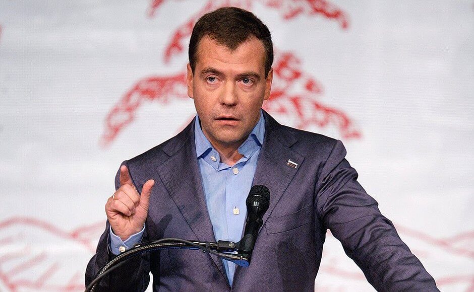Премьер-министр России Дмитрий Медведев посоветовал недовольным зарплатами учителям идти в бизнес Фото: kremlin.ru