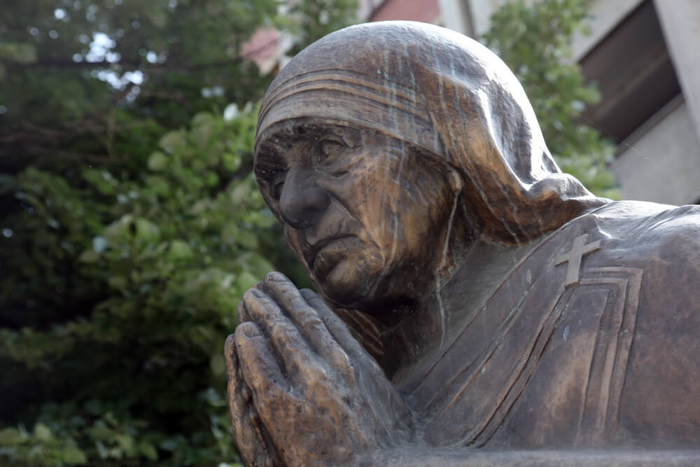 Памятник Матери Терезе в Македонии. Фото: depositphotos.com