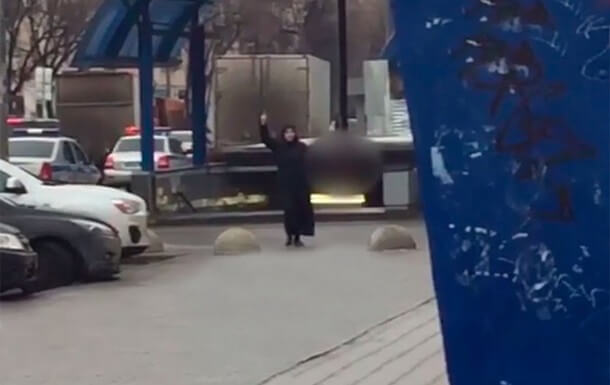 In Moscow, a woman with a child’s head threatened to explode. Photo: video frame