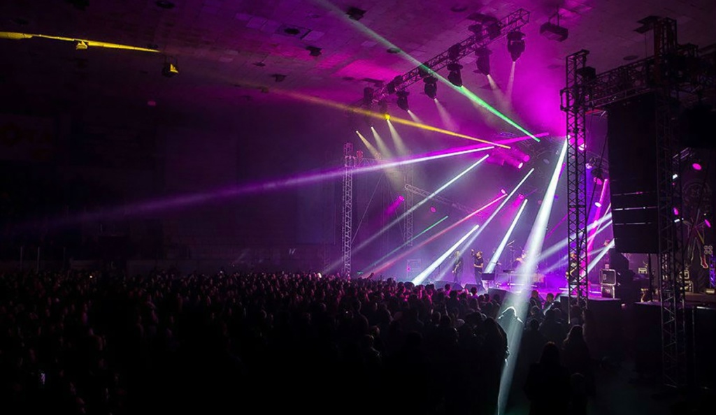 На концерте тура Best Of в Ижевске. Фото: Яна Рафикова, Амир Закиров, Ульяна Бладыка, Сергей Рогозин и Игорь Тюлькин