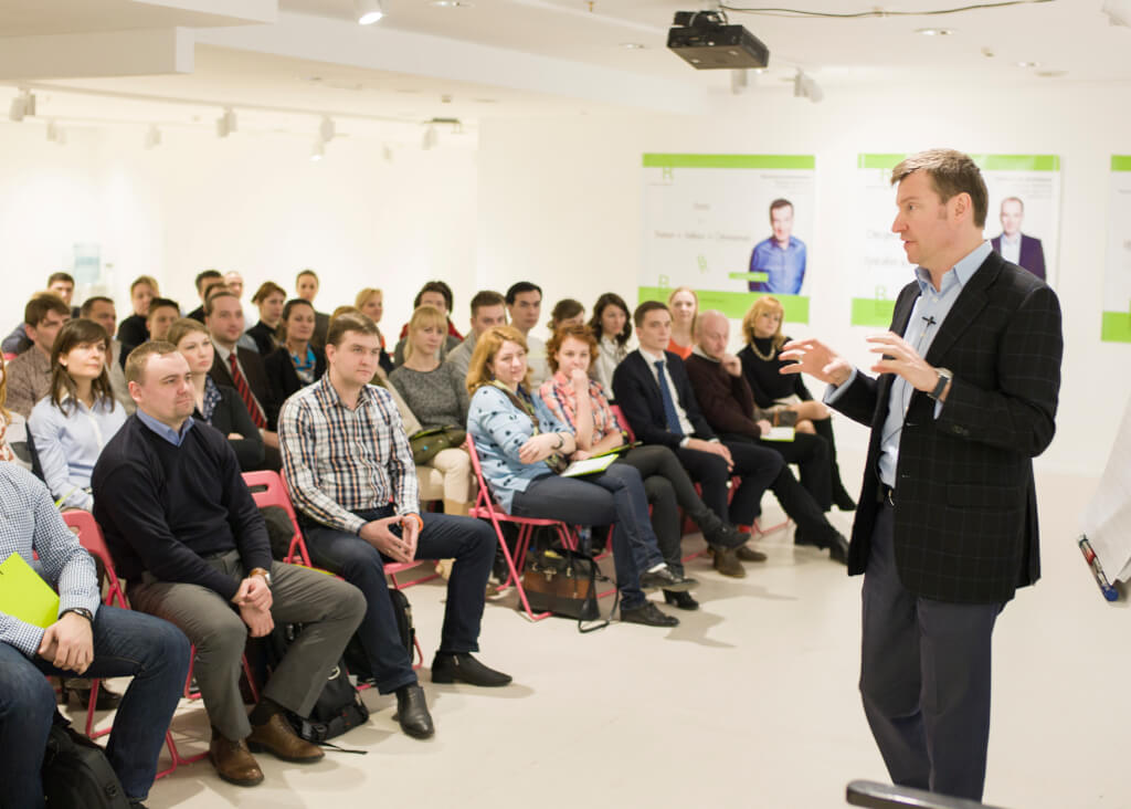 На тренингах "Контекст" люди плачут после осознания проблемы. Фото: из личного архива Владимира Герасичева