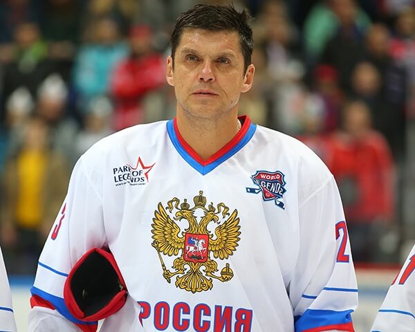 Vladimir Malakhov, on whose behalf the check came, played for the hockey teams of the USSR and Russia, Russian and American clubs. Olympic champion, Stanley Cup winner. Photo: cska-hockey.ru