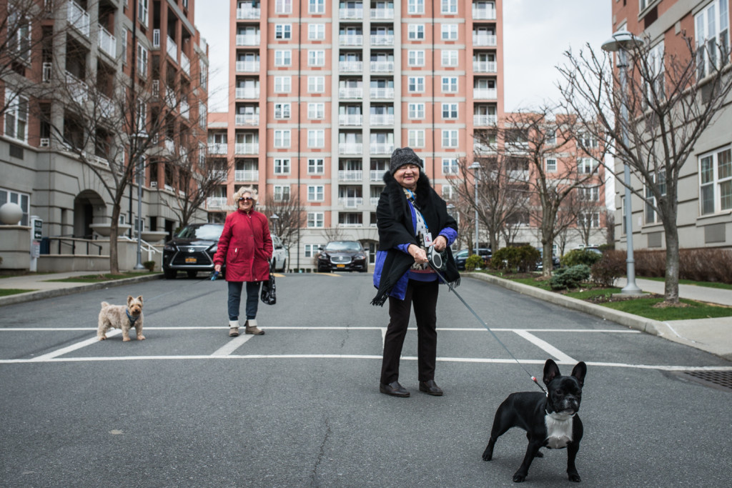 Residents of the elite Oceana Condominium & Club. Photo by Pavel Terekhov