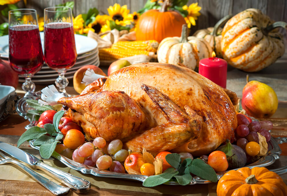 Как отметить День Благодарения: приготовление еды, украшение стола,  развлечения - ForumDaily