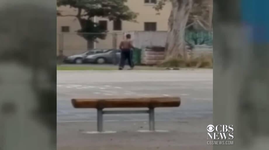 голый учитель URA.RU