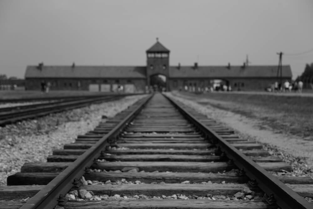 Мир отмечает День памяти жертв Холокоста: пронзительные истории выживших