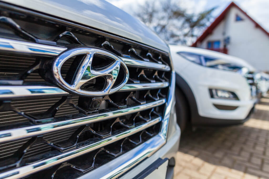  Hyundai, Kia, Mercedes-Benz y General Motors retiran del mercado miles de automóviles  las fallas pueden provocar lesiones, accidentes e incendios