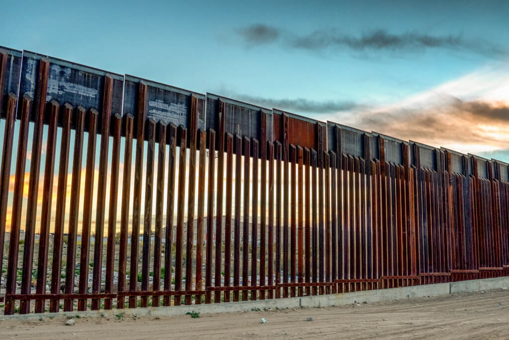 Երկաթե սահմանային պատ ԱՄՆ-ի և Մեքսիկայի միջև
